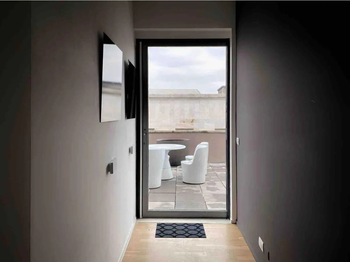 Central Penthouse 5 Minutes From Duomo Milánó Apartman