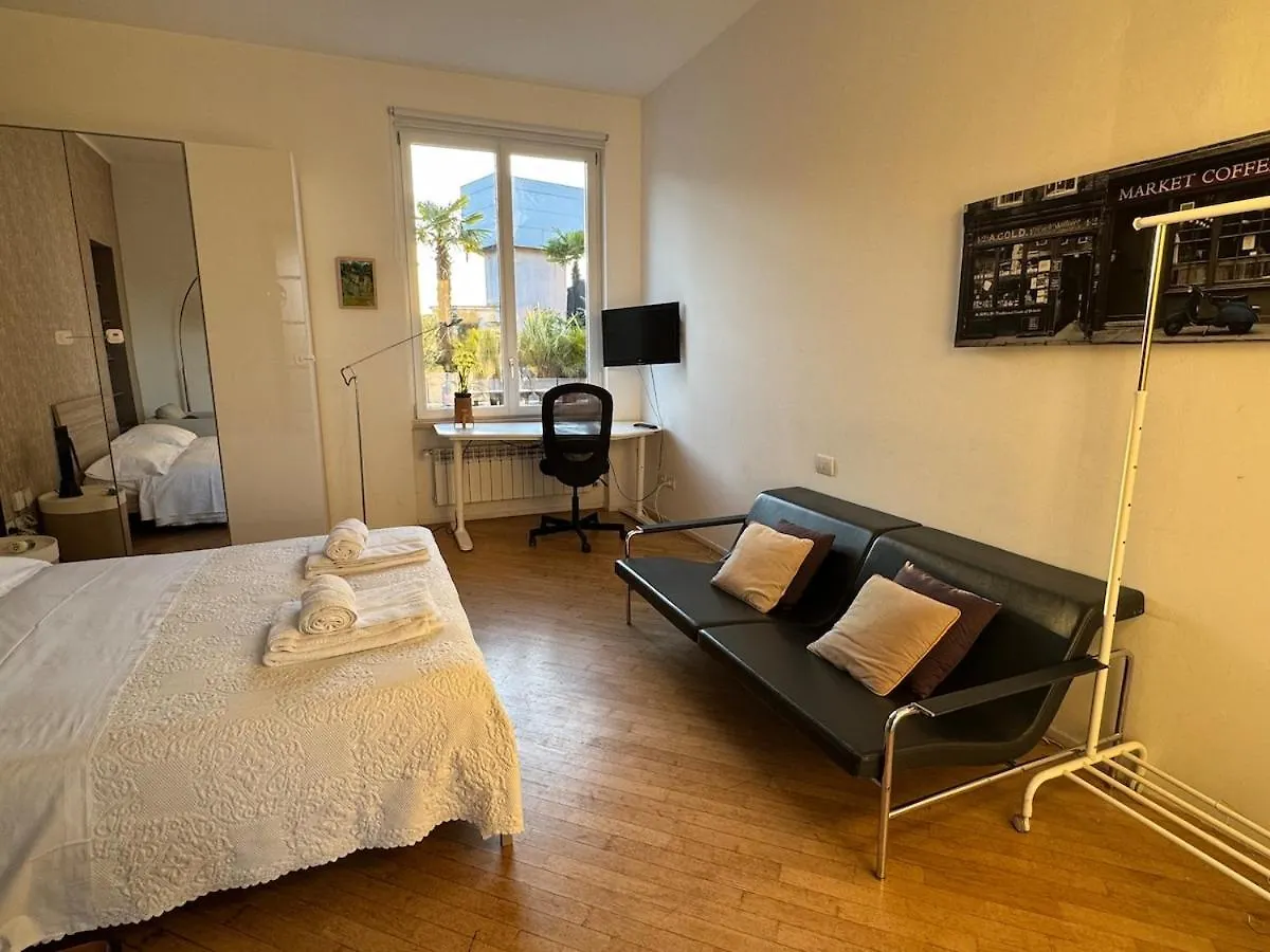 Apartman Central Penthouse 5 Minutes From Duomo Milánó